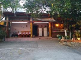 Casa en Pochutla de adobe con boveda catalana., ξενοδοχείο σε San Pedro Pochutla