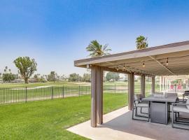 Palm Desert Home with Patio and Panoramic Views!、パームデザートの別荘