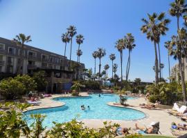 Oceanview Retreat - Steps to the Beach and 2 Pools, hotel Oceanside-ban