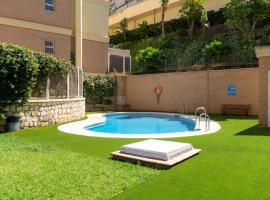 TrocaderoBeach Holiday Apartment - Golf - Primera Linea, khách sạn ở Benalmádena
