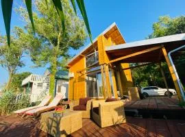 Dolly - Waterfront Villa no 154L