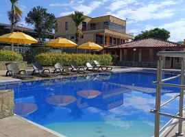 Hotel Campestre Los Mangos, hotelli kohteessa Quimbaya