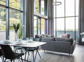 Skyline Serenity: Exquisite 3-Bedroom Ultra-Luxury Penthouse