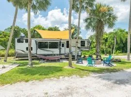 Coastal Wanderlust - RV Glamping in Nature Comfort & Adventure!