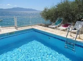 Apartments and rooms with a swimming pool Brist, Makarska - 15620