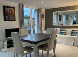 Small cottage for 4 people nestled in the heart of the dunes of Le Touquet, hotel in Le Touquet-Paris-Plage