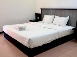 Intan Beach Resort, resort em Kuala Terengganu