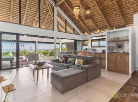 Coastal Bliss: 1BR Bungalow by the Sea in Moorea, hotel Temaéban