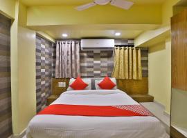 SPOT ON Hotel Shreeji Palace, hotelli kohteessa Ahmedabad alueella Navarangpura