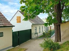 Ferienhaus Anna, hotel v destinaci Prottes