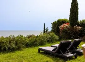 Provenzalisches Haus Homard - mit privatem Garten und Meerblick by Riviera HomeLife