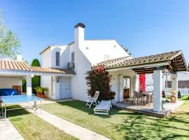 Just 10 minutes from Sitges, house with private garden and pool-