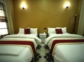 Hotel Flycatcher Chitwan- A jungle Safari Home