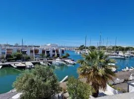 Marina Exceptionnelle - 8 pers - 120 m2 vue mer - Suite Parentale - Cinéma - Ponton