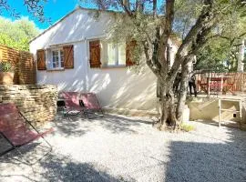 Maison au calme avec jardin et parking, proche de tout !