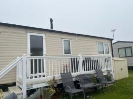 Great Yarmouth holiday home, parque turístico em Caister-on-Sea