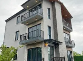 Feel Georgia - Private Villa with Pool , Garden, BBQ & Summer Kitchen in Batumi