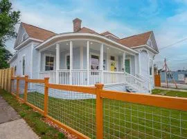 Trendy Historical Home Near Downtown Attractions
