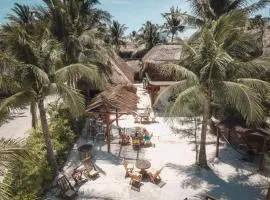 Casa Iguana Holbox - Beachfront Hotel