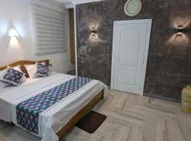 Happy House - cosy apartment with private pool and walking distance to Blue Bay beach