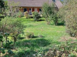 Villa dans vaste jardin arboré, cabana o cottage a Aix-les-Bains