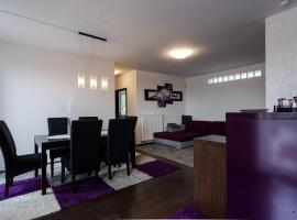 Pécs में, होटल Six Corners Mystic Corner City View Balcony Apartment