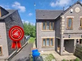 Spacious 3 Bedroom Family House for Long Term and Business Stays Near Manchester Oldham and Bury