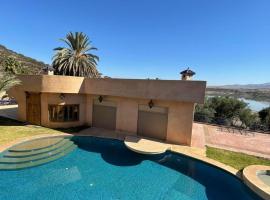 Villa Piscine Privée Jaccuzi, hotel in Lalla Takerkoust