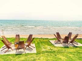 TheLongBeachResort - Beachfront Cottages & Townhouse Suites, apartment in Wainfleet