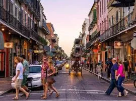 Downtown Nola 2bd 2bth Condo