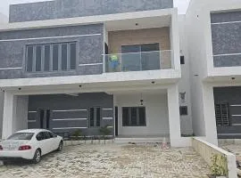 BJ's SHORTLET OGOMBO ROAD