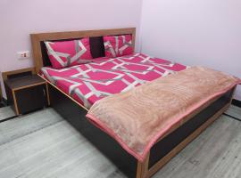 Nature's Paradise Homestay, bed and breakfast en Haridwar