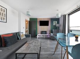 लंदन में, होटल Penthouse w/ Hot Tub near Stratford, Westfield