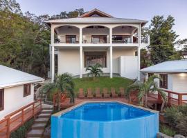 Apricari House Stunning Views 3 BDRM and Pool, cottage in Roatan
