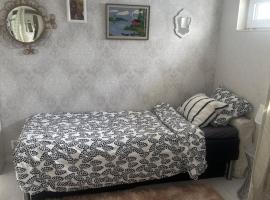 Small guest room、トゥルクのホームステイ
