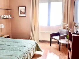 Crystal Clear - 2 separate bedrooms and PARKING, hotel perto de Nymfaia Forest, Comotini