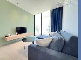 Roxy Sematan Beach Apartment 2BR or Studio