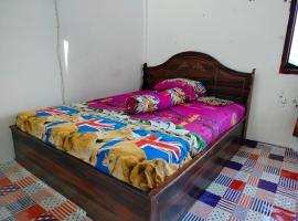 Atta Ratu Homestay komodo, hotel in Komodo
