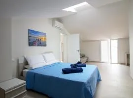 Villa "Baci sul Mare" Attico- Spiaggia privata