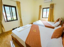 Hotel CÔ CÚC, hotell i Cừ Lạc