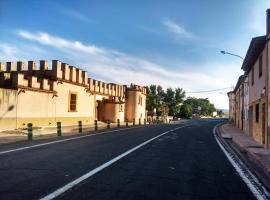 Casa Rural Marques de Cerralbo, hotel con estacionamiento en Santa María de Huerta