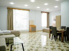 Square Inn, hotel perto de Shirak International Airport - LWN, Guiumri