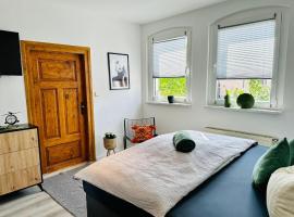 Lous Ferienhaus 1, hotel cápsula en Thale