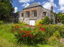 Barn Cottage, Brayford, holiday home in Charles
