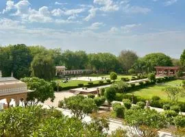 Umaid Palace - A Lakeside Resort - 25 minutes from Mehandipur Balaji - 20 minutes from Chand Baori Stepwell Abhaneri & 40 minutes from Bhangarh Fort
