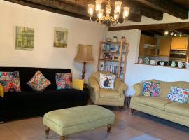 la Petite Maison De Vacances, holiday rental in Oradour-Saint-Genest