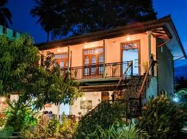The Emerald Guest House & Villa