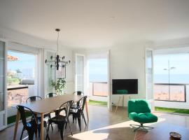 Appartement avec balcons vue mer à Pontaillac, hotel in Royan