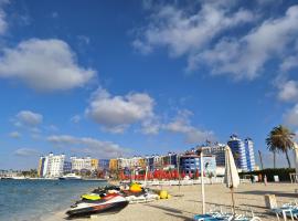 Porto marina Alamein North Coast resort&بورتو مارينا الساحل الشمالي、エル・アラメインのホテル