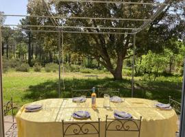 Villa provençale dans le Golfe de Saint Tropez, hôtel à Grimaud